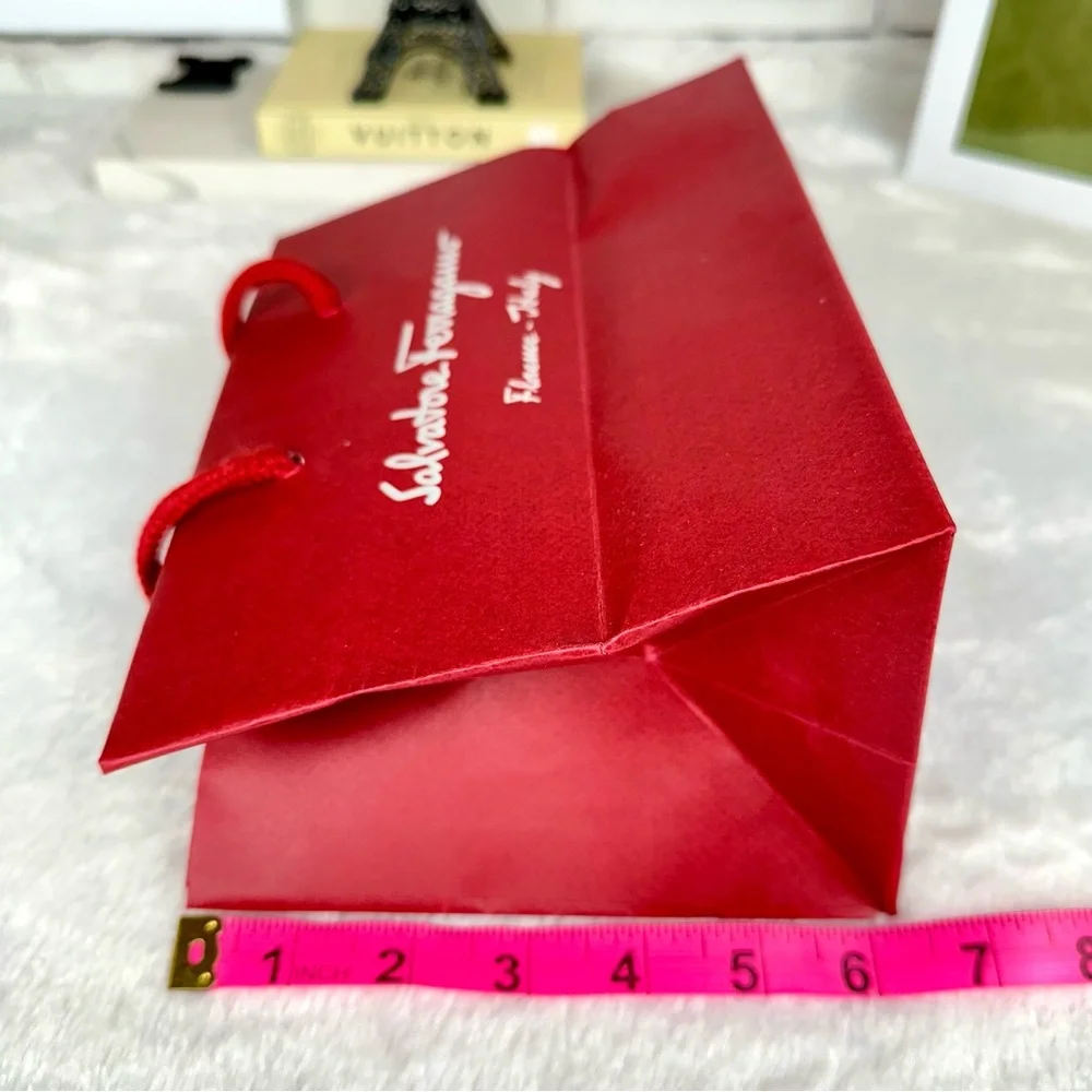 Salvatore Ferragamo red paper shopping bag and booklet - Picture 4 of 5